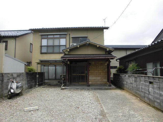 本多町一丁目貸家