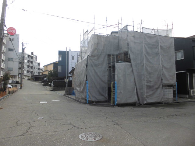 前面道路金沢市道　北東側、北西側　幅員約7.1ｍ　角地　　